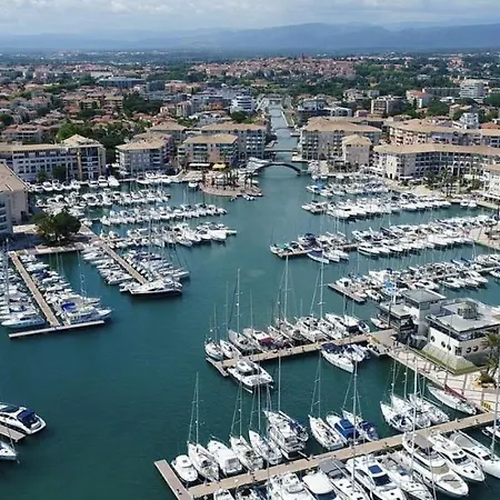 Superbe A 100m De La Mer, Et A Cote De La Base Nature * Fréjus